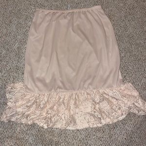 Eikosi 20 Slip Skirt size Medium Beige Lacey